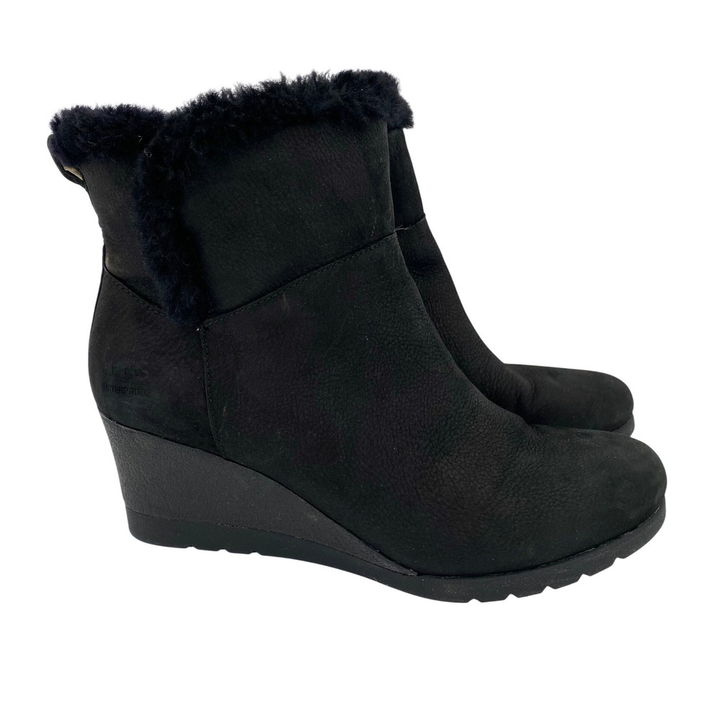 UGG Wedge Ankle Boots Womens 9 Black Leather Shearling Chic Minimalist